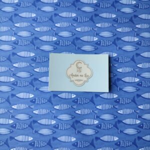 Nylon Impermeável Coleção Mar - Peixes azuis fundo azul escuro com sombras
